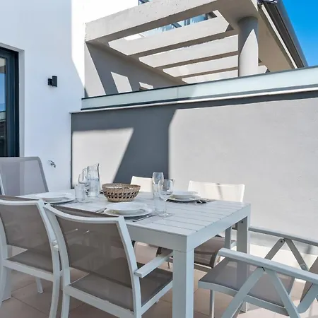 Appartement Seaview With Heated Pool By Costarentals - Ref M21 *