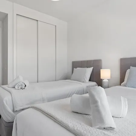 Seaview With Pool By Costarentals - Ref M21