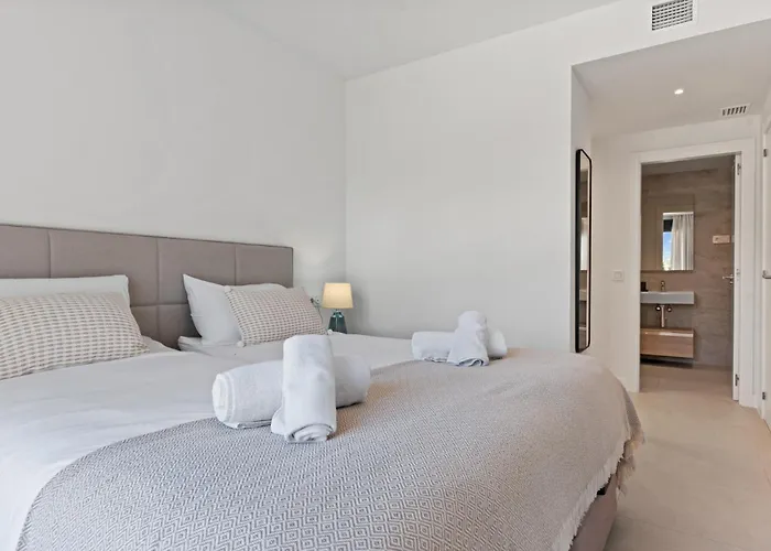 Апартаменти Seaview With Pool By Costarentals - Ref M21