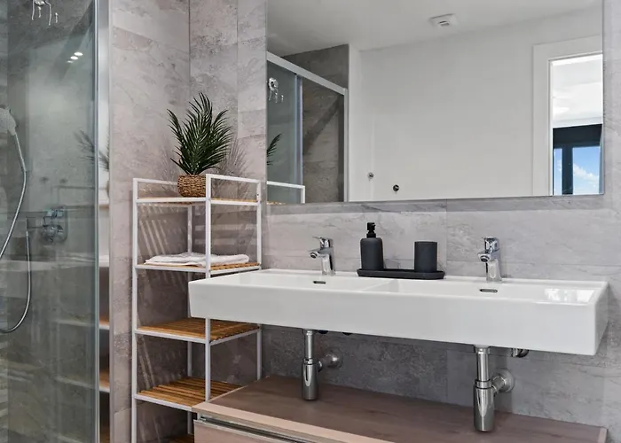 Seaview With Pool By Costarentals - Ref M21 *