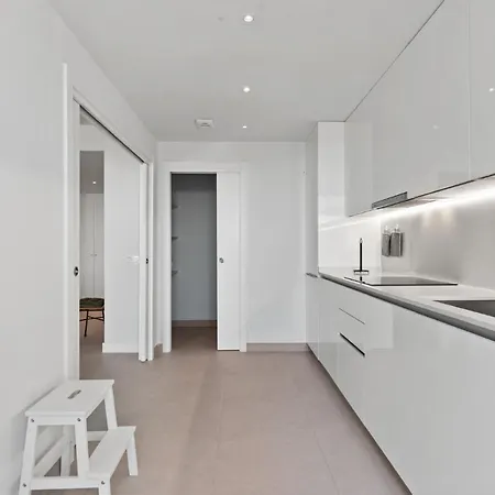 Апартаменты Seaview With Pool By Costarentals - Ref M21